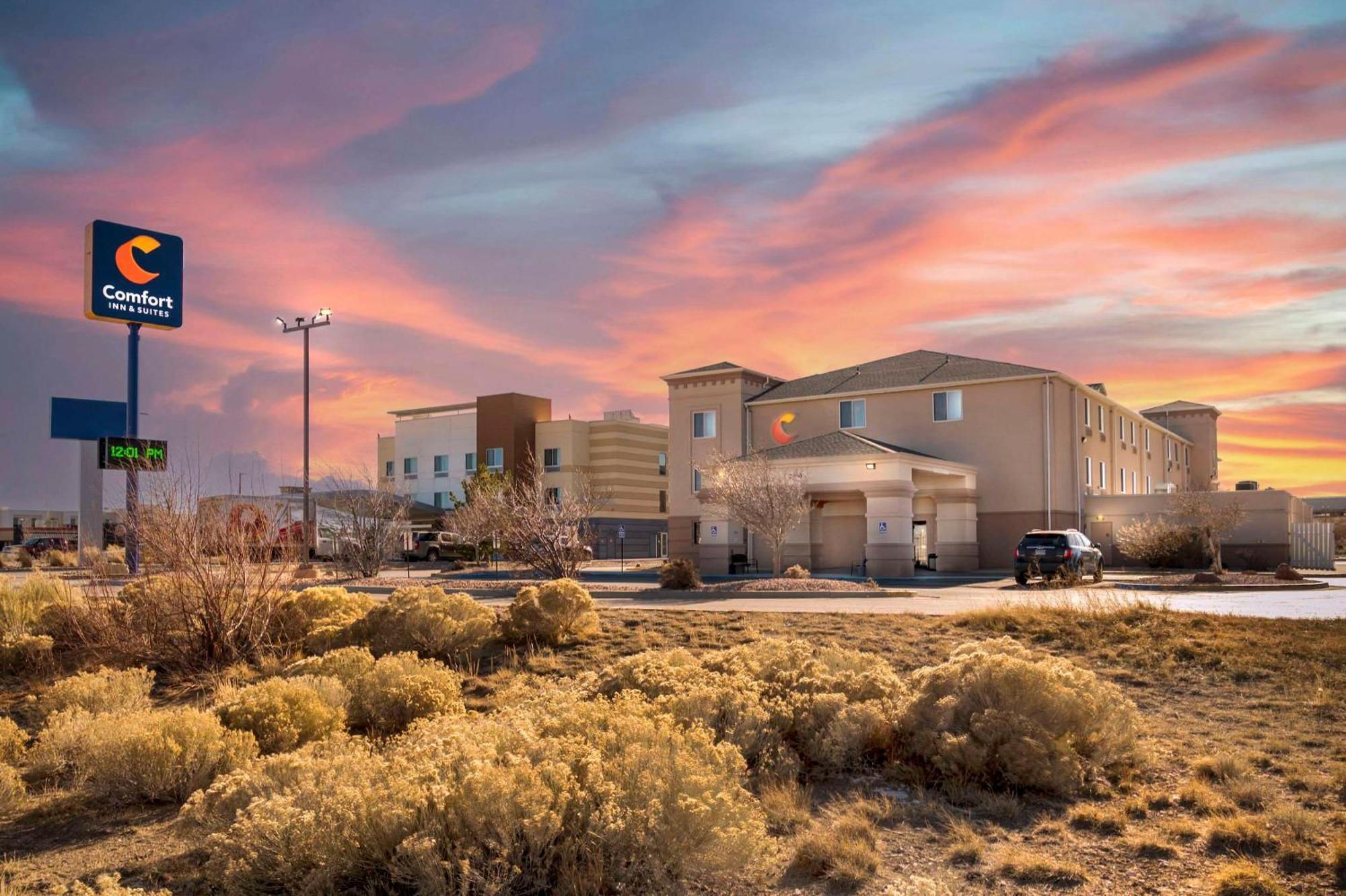Comfort Inn & Suites Rawlins Bagian luar foto